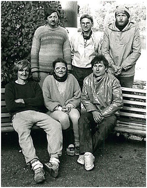 Lenora - Praha 1990 (nahoře: Raneček, Miloš, Zrzek; dole: Mirek 'Jestřáb', Jana, Honza)