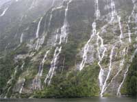 fjord Milford Sound - vodopády